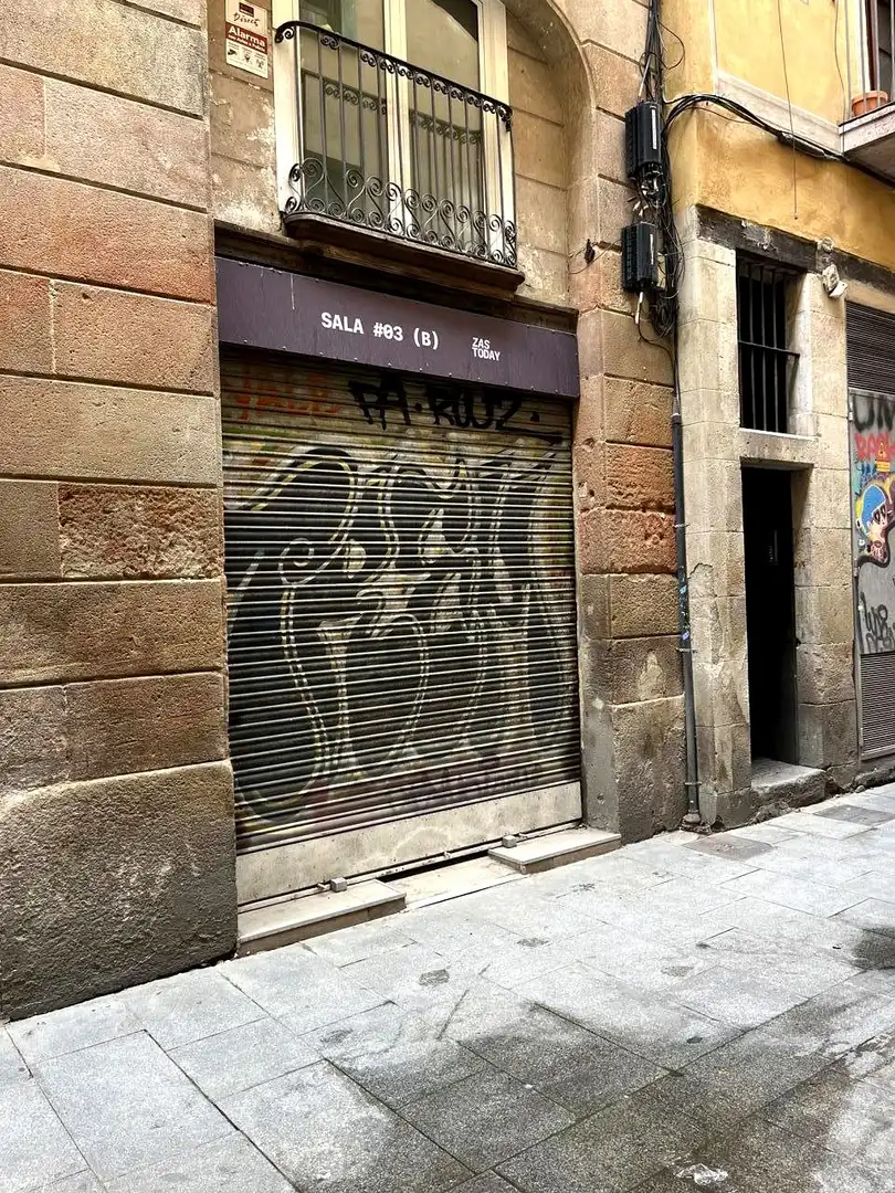 Exterior view of Commercial properties for sale in Barcelona