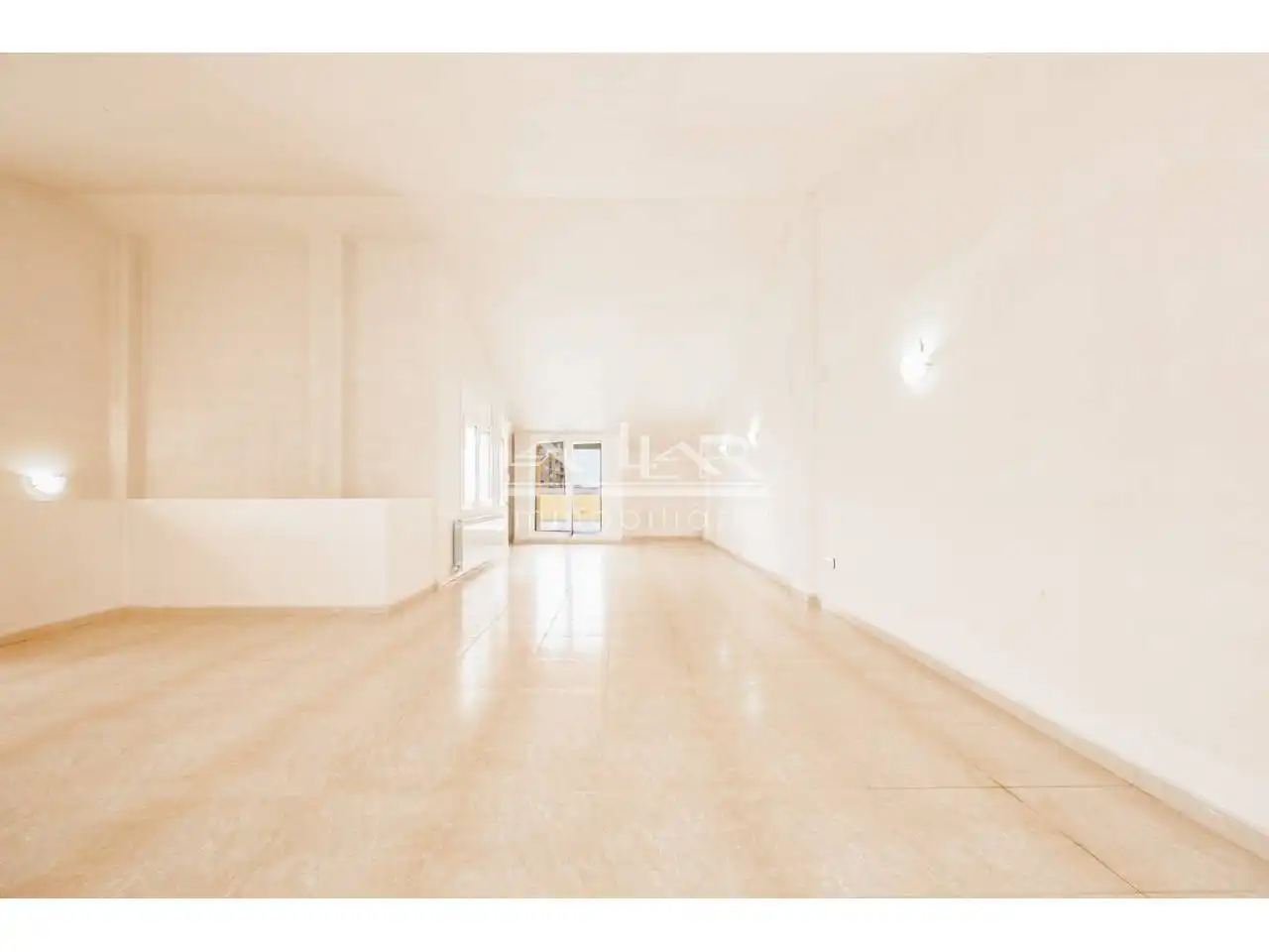 Vista exterior de Ático en venta en Vic con Calefacción, Terraza y Trastero