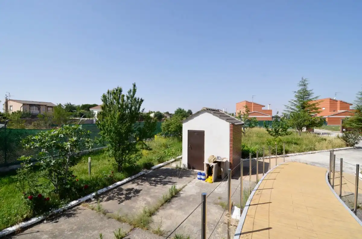 Casa o xalet en venda en Calvarrasa de Abajo amb Terrassa, Piscina i Moblat