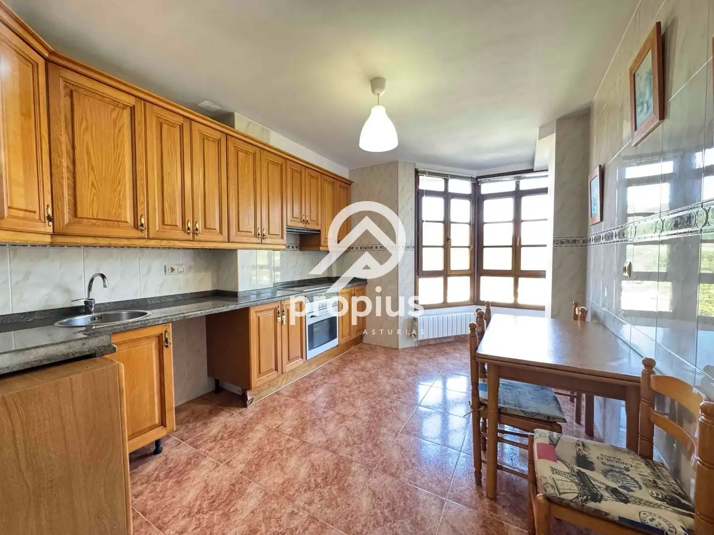 Cocina de Casa adosada en venta en Piloña con Calefacción, Jardín privado y Parquet