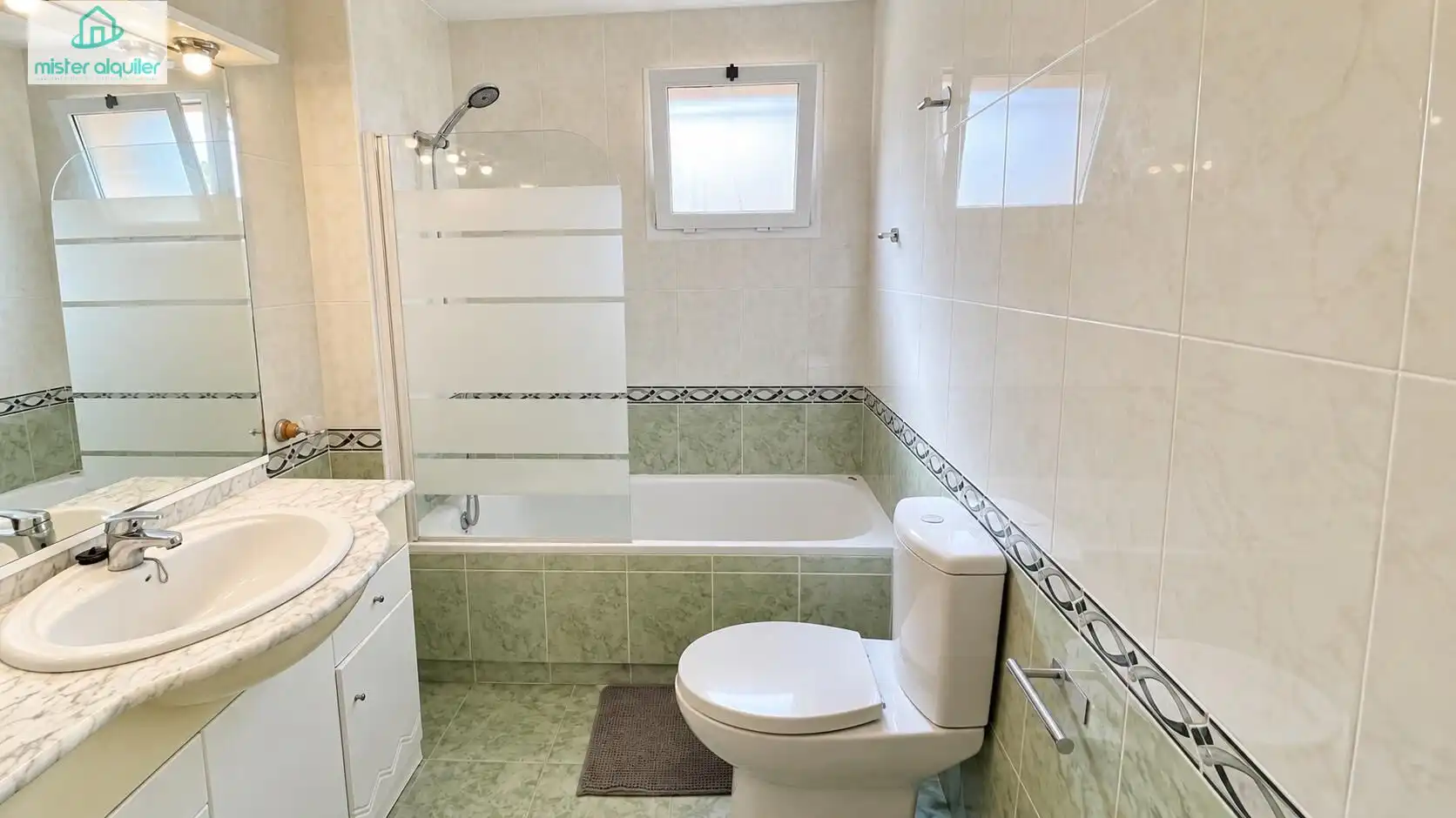 Bathroom of Houses for rent in Busot  with Air Conditioner, Heating and Private garden