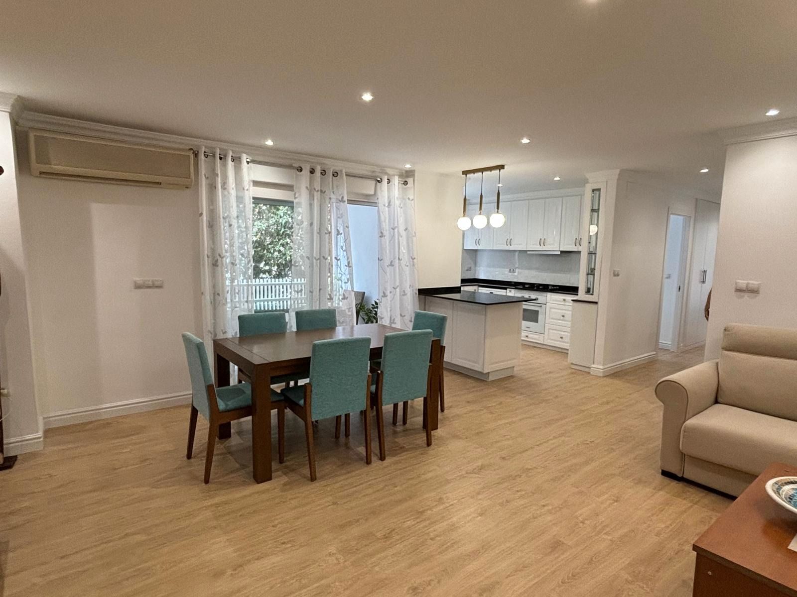 Menjador de Pis de lloguer en  Valencia Capital amb Aire condicionat, Moblat i Balcó