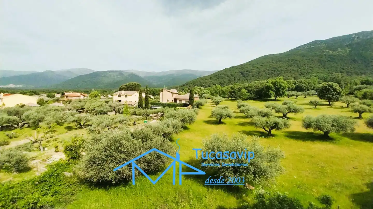 Piso en venta en La Adrada  con Calefacción, Jardín privado y Terraza