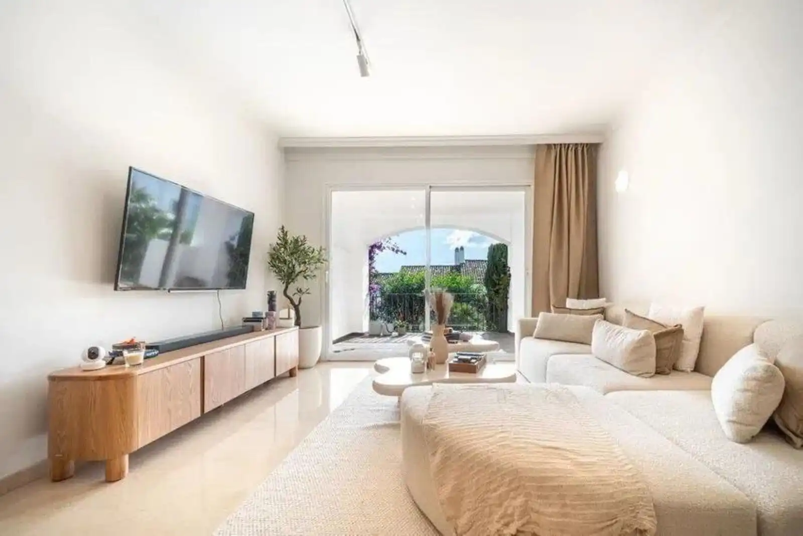 Piso con piscina en venta en Avenida Tomás Pascual 22, imagen 3