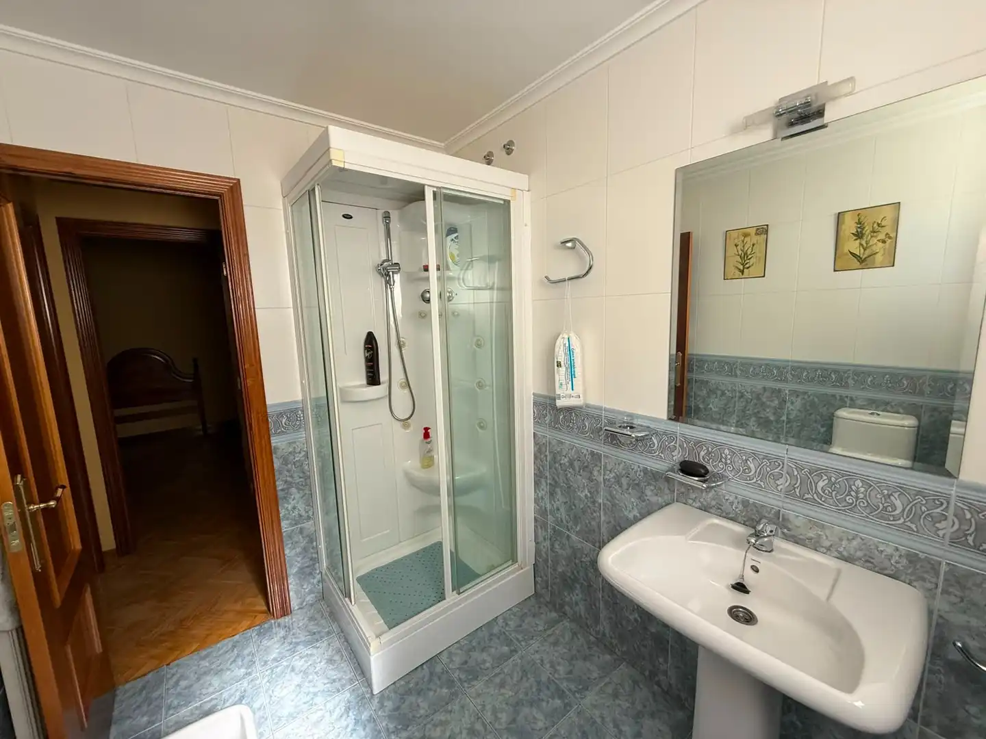 Badezimmer von Einfamilien-Reihenhaus zum Verkauf in Santa Marta de Tormes mit Klimaanlage, Heizung und Privatgarten