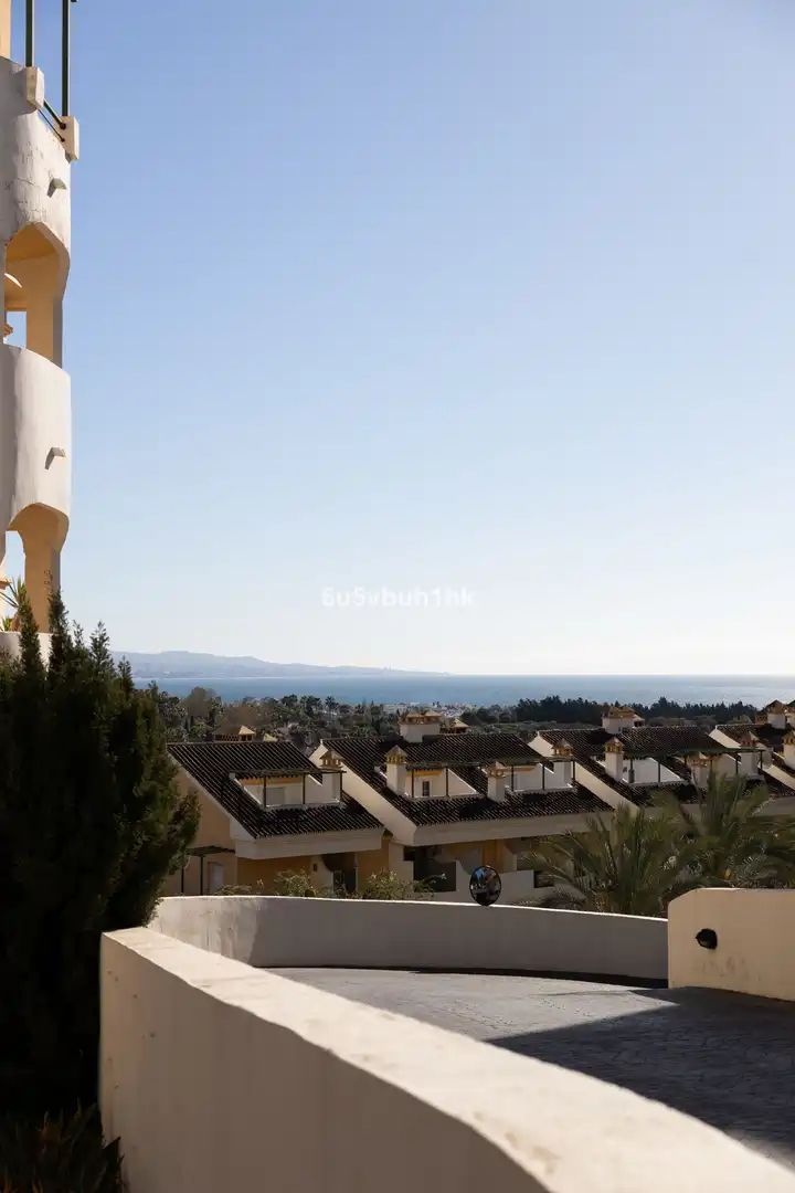 Apartament amb piscina en venda a Nueva Andalucía, imagen 3