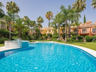 Maison mitoyenne avec piscine à vendre à Milla de Oro