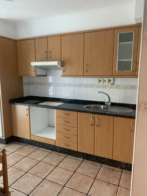 Cocina de Apartamento en venta en Marín con Parquet, Trastero y Amueblado