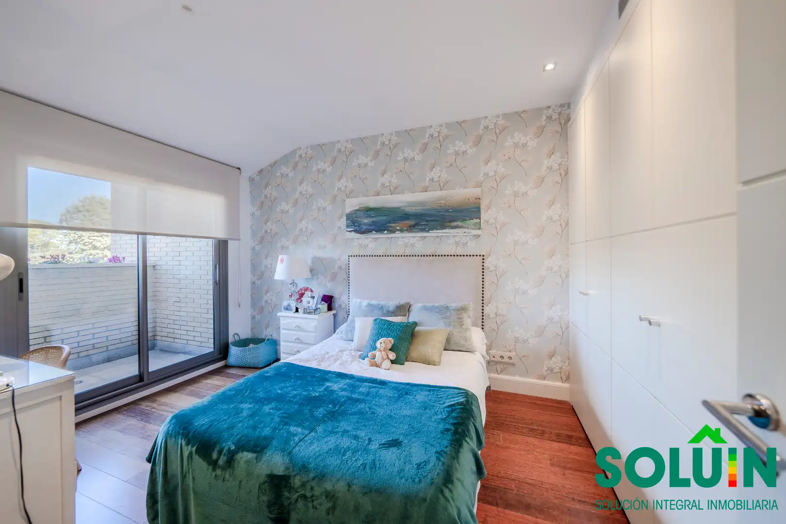 Bedroom of Houses for sale in Pozuelo de Alarcón  with Air Conditioner, Heating and Private garden
