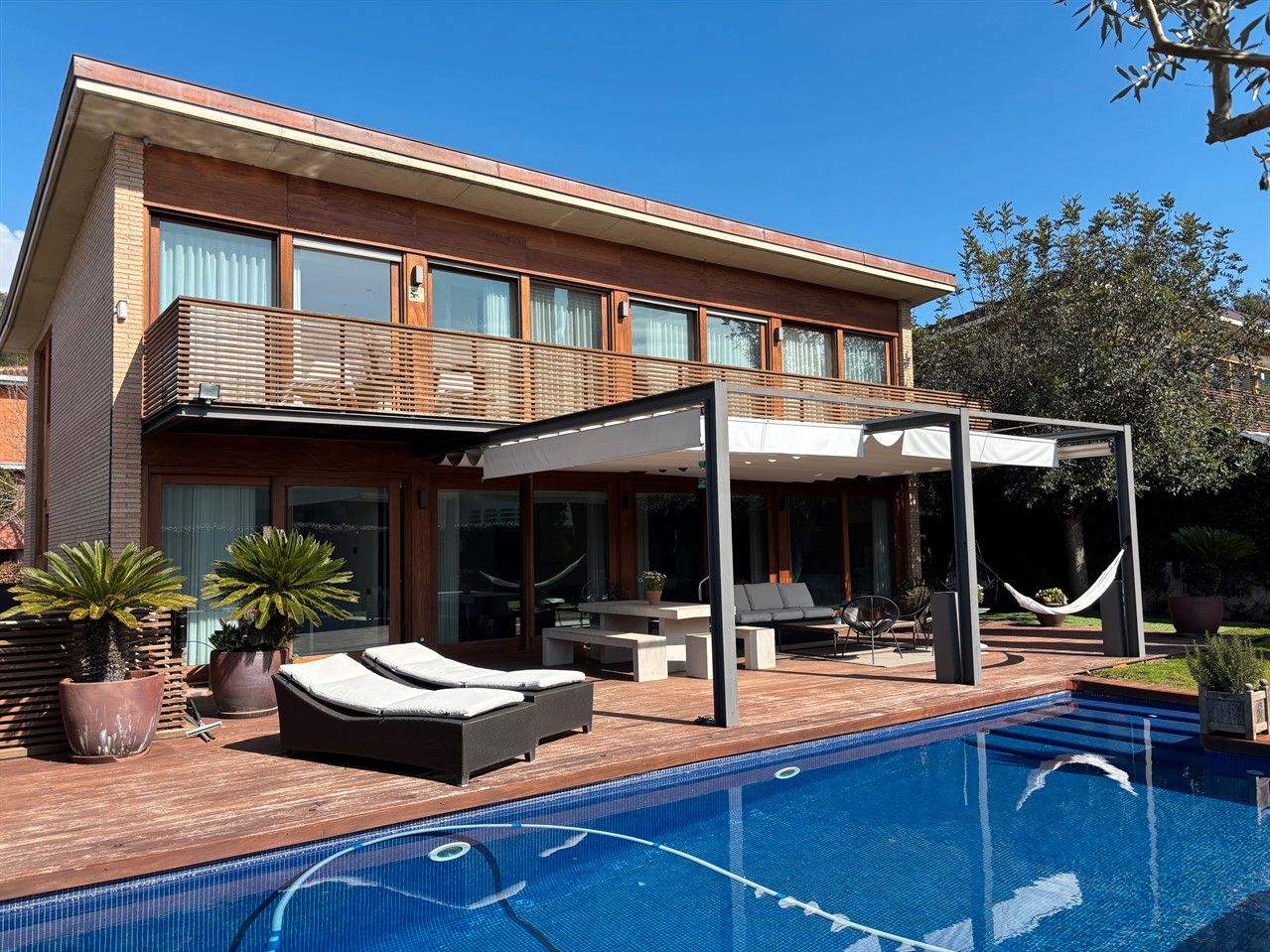 Terrassa de Casa o xalet en venda en Sant Cugat del Vallès amb Aire condicionat, Jardí privat i Piscina