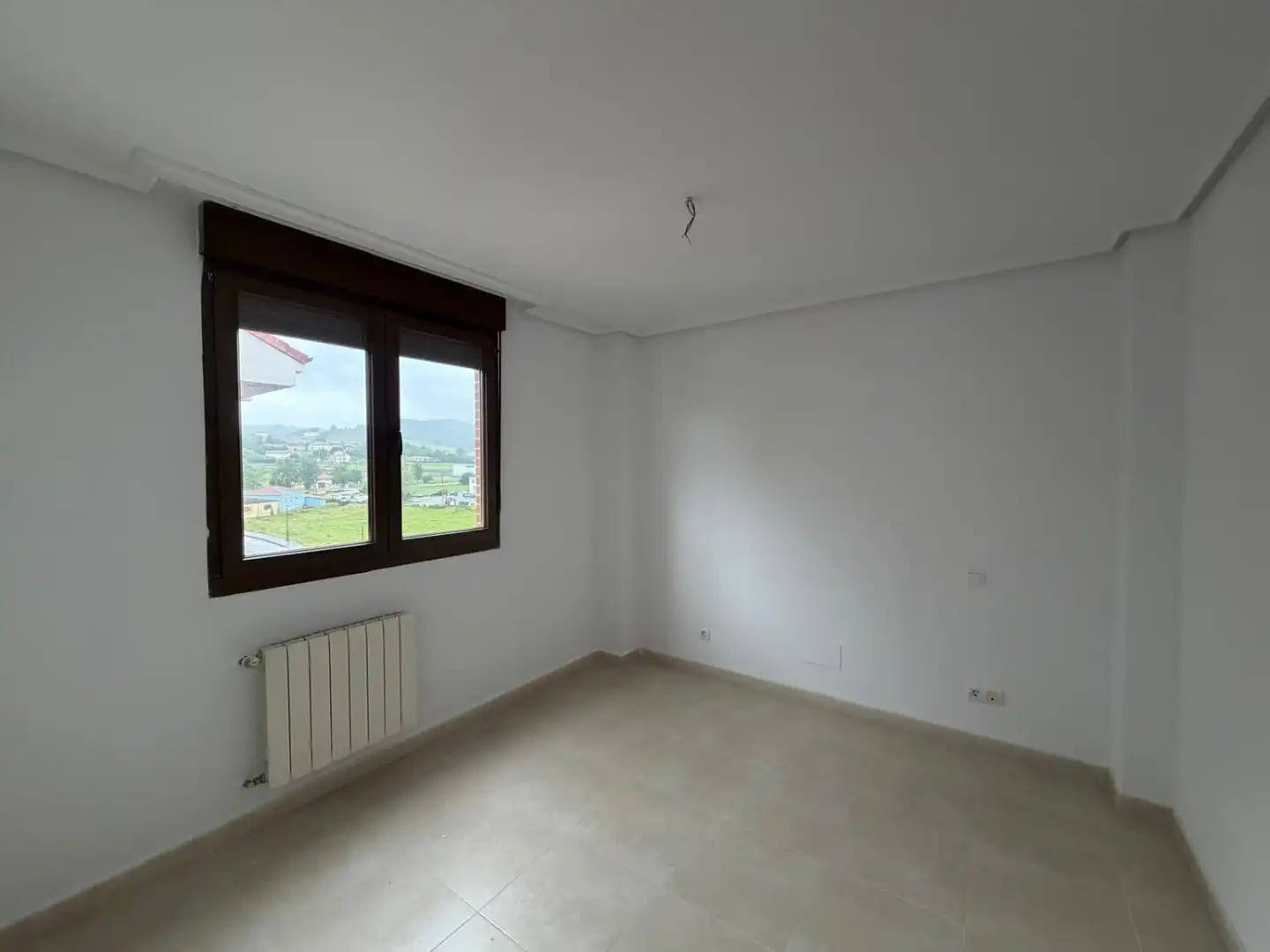 Habitación de Piso en venta en Meruelo con Calefacción, Terraza y Piscina comunitaria