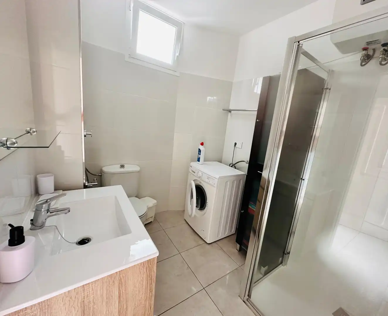 Badezimmer von Loft zur Miete in San Bartolomé de Tirajana mit Klimaanlage, Terrasse und Möbliert