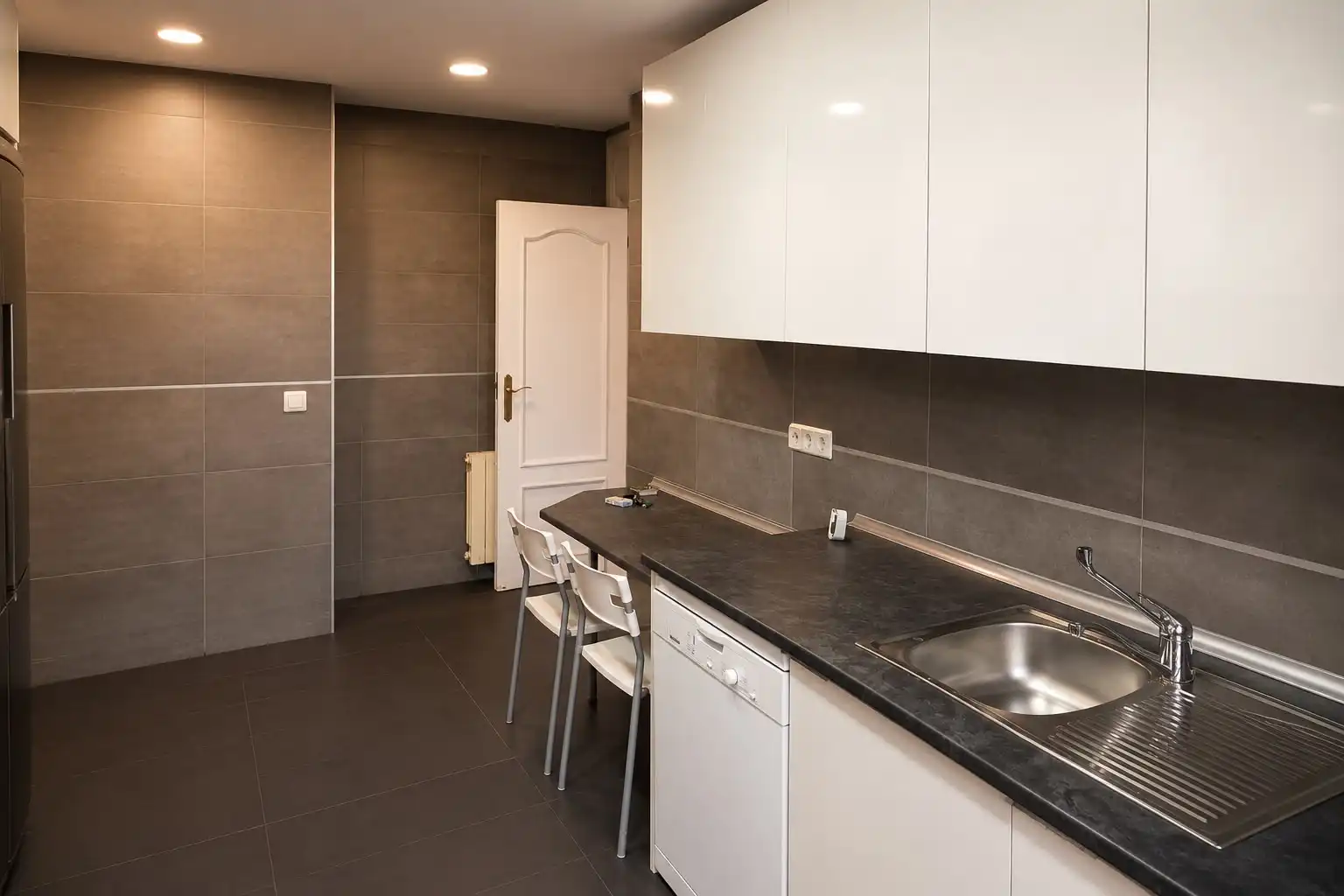 Cocina de Casa adosada de alquiler en Boadilla del Monte con Aire acondicionado, Calefacción y Jardín privado