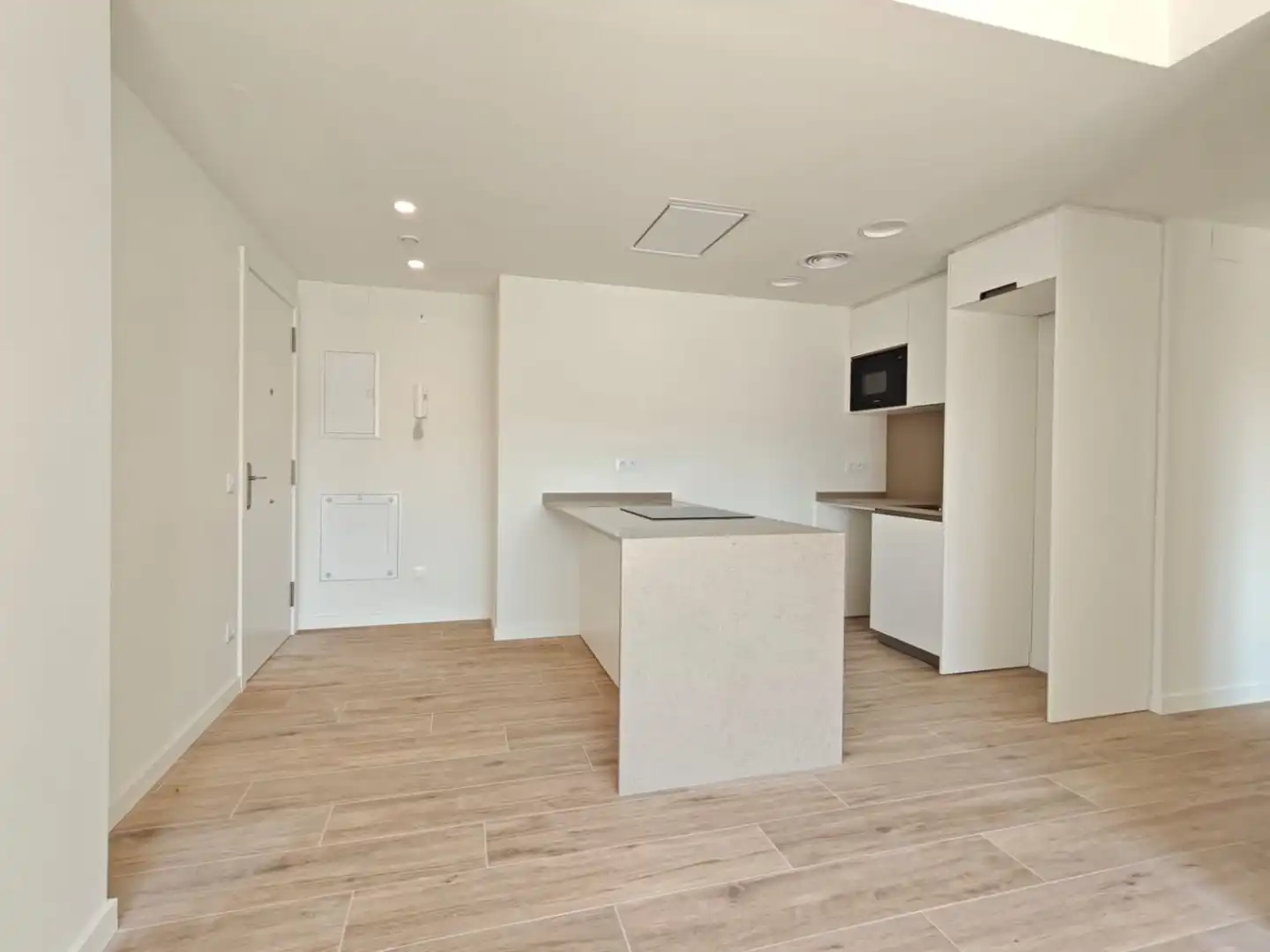 Kitchen of Flat for rent in Girona  with Air Conditioner, Heating and Terrace