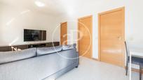 Living room of Flat for sale in  Madrid Capital  with Air Conditioner, Heating and Furnished