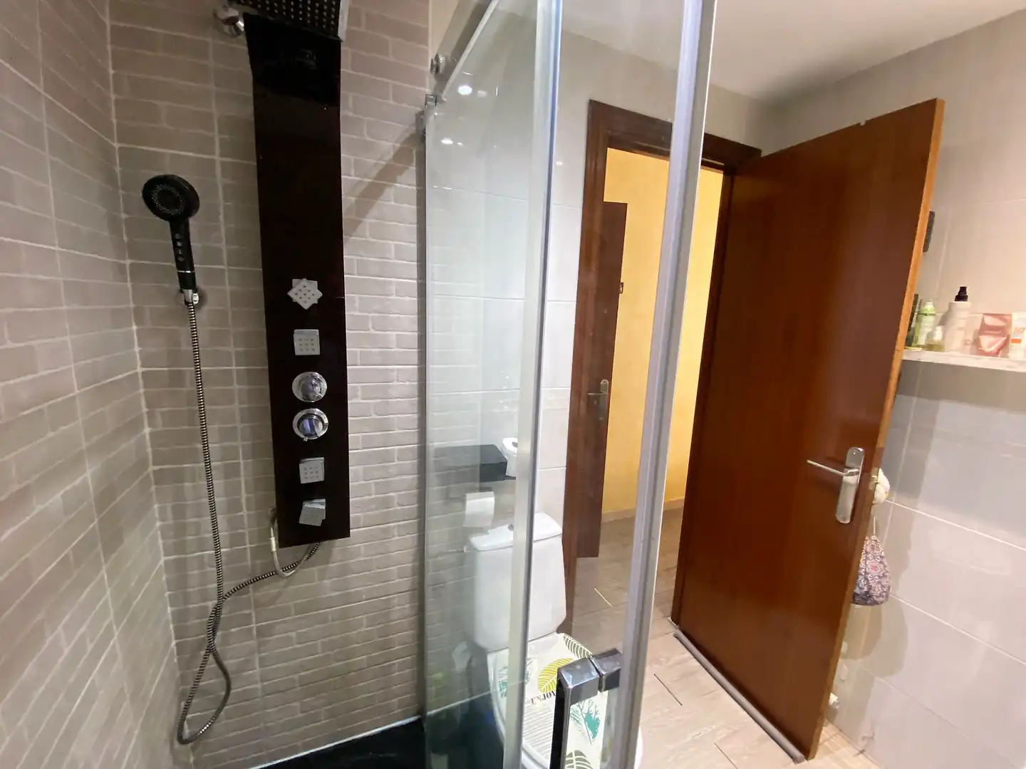 Bathroom of Flat for sale in Parla  with Heating, Private garden and Furnished