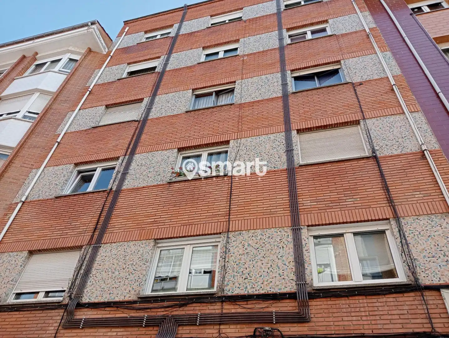 Vista exterior de Piso en venta en Gijón  con Calefacción