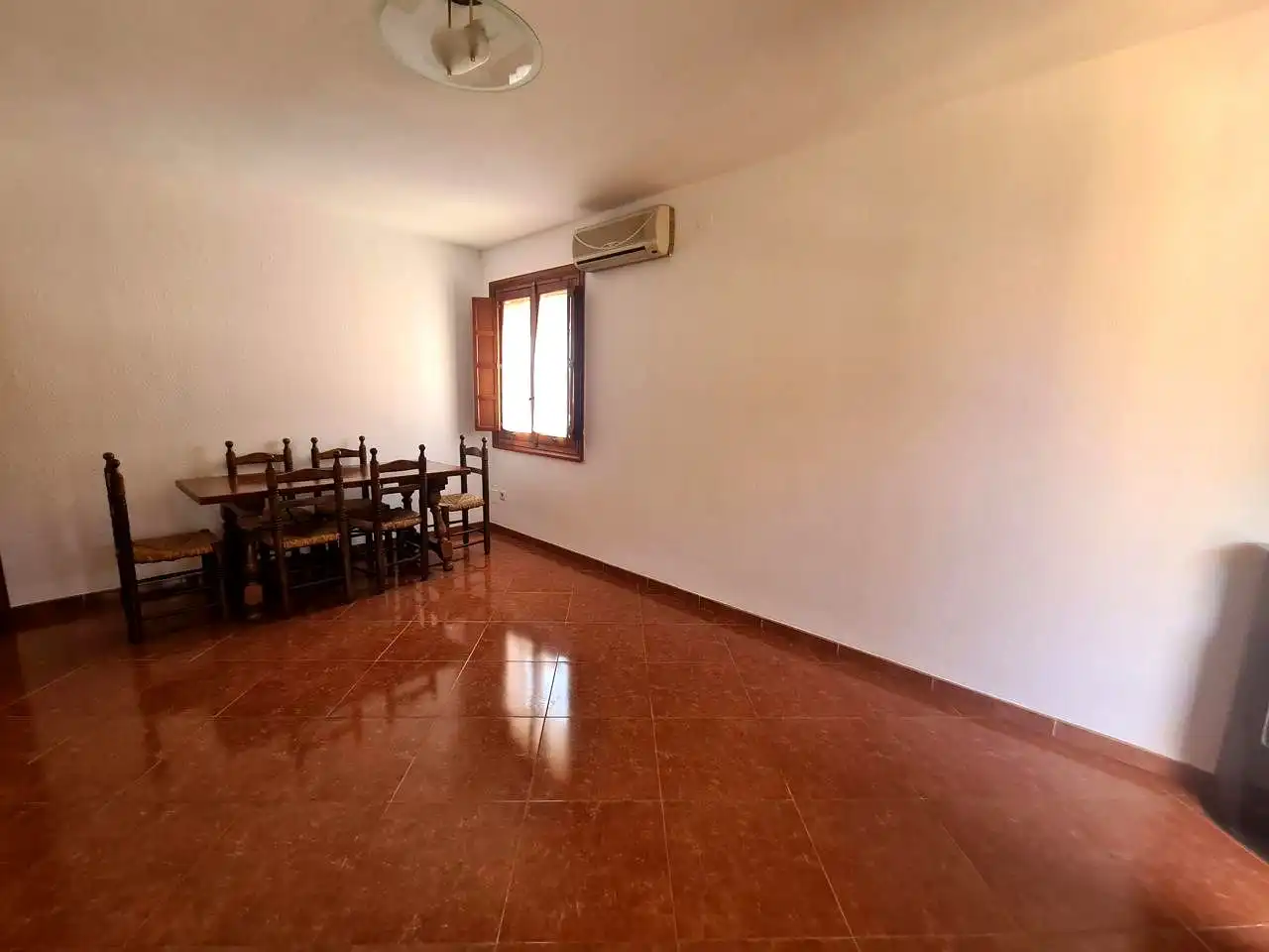 Comedor de Piso en venta en La Adrada  con Aire acondicionado, Terraza y Amueblado