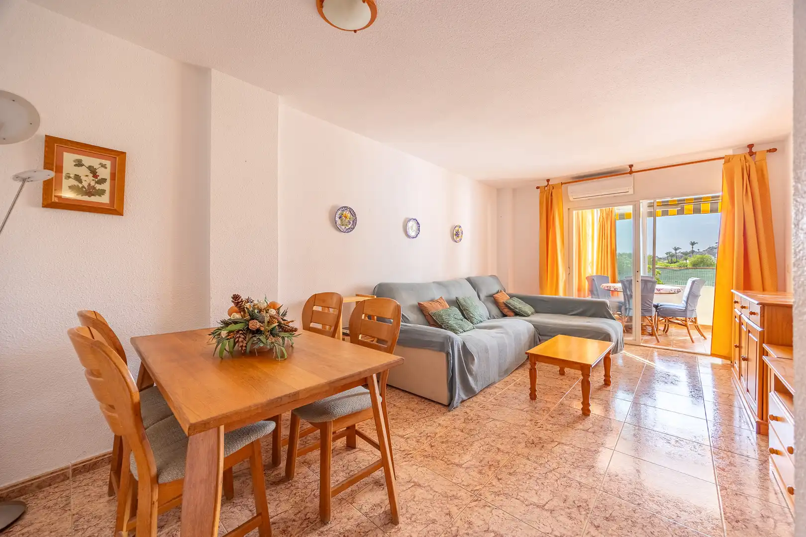 Sala de estar de Apartamento en venta en Villajoyosa / La Vila Joiosa con Piscina, Amueblado y Piscina comunitaria
