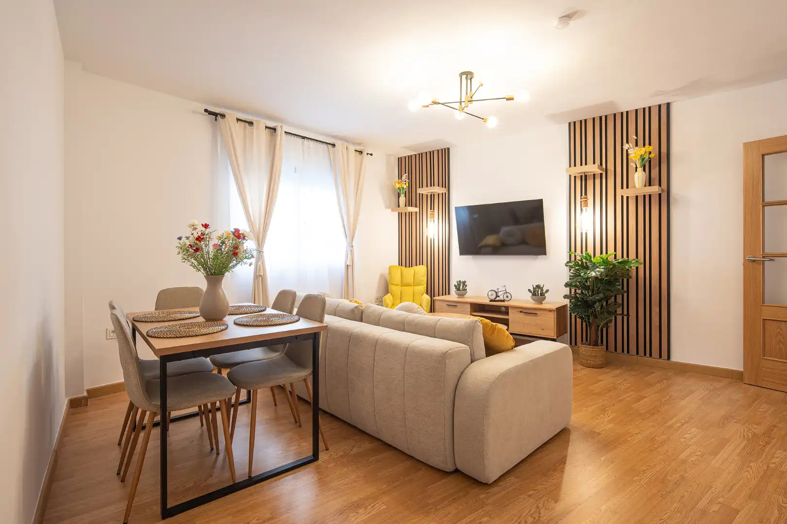 Sala d'estar de Pis en venda en Monachil amb Aire condicionat, Parquet i Moblat