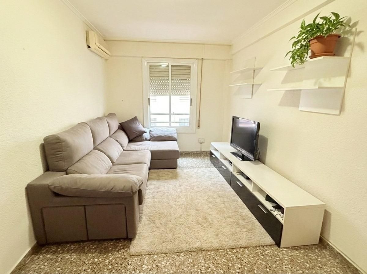 Sala d'estar de Pis en venda en Alicante / Alacant amb Aire condicionat, Terrassa i Balcó