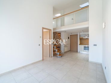 Attico con balcone in vendita a Eixample Nord