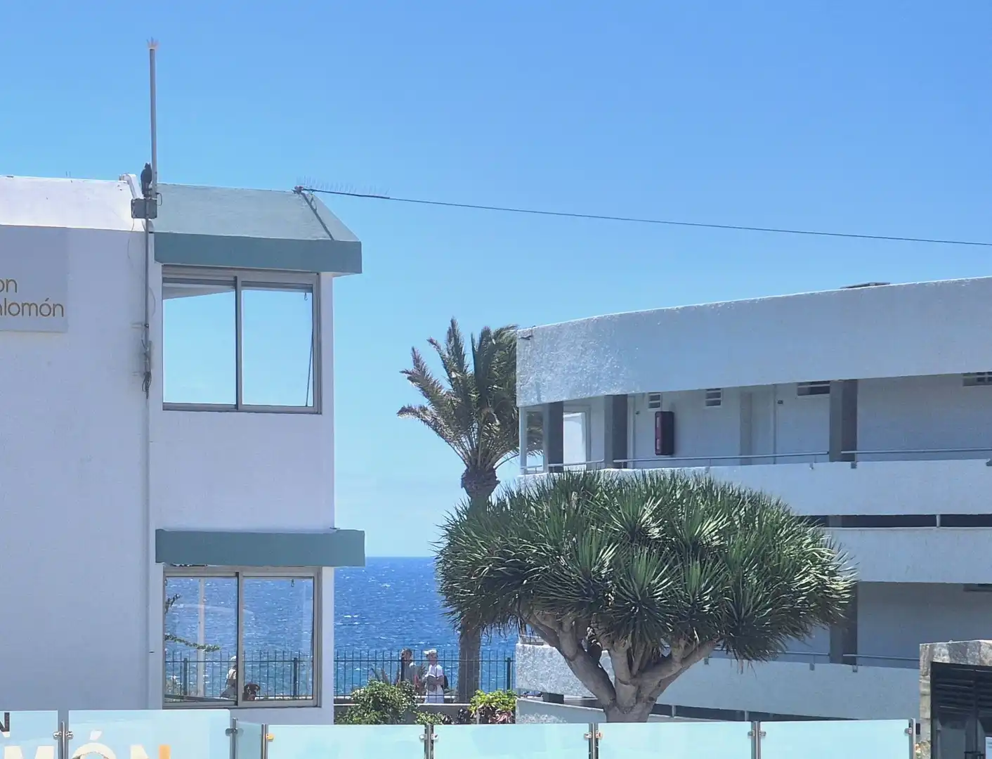 Außenansicht von Wohnungen zur Miete in San Bartolomé de Tirajana mit Privatgarten, Terrasse und Schwimmbad