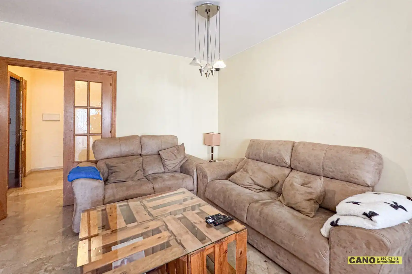 Sala de estar de Piso en venta en Roquetas de Mar con Terraza, Trastero y Piscina
