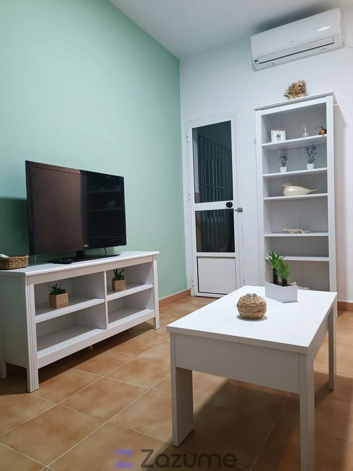Living room of Apartment to rent in  Sevilla Capital  with Air Conditioner, Furnished and Oven