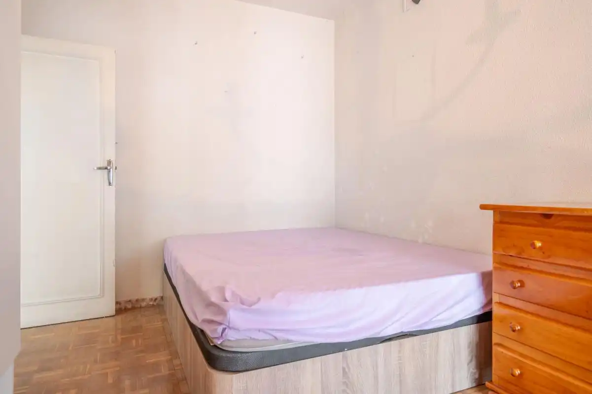 Bedroom of Flat for sale in Madrid  with Heating and Storage room
