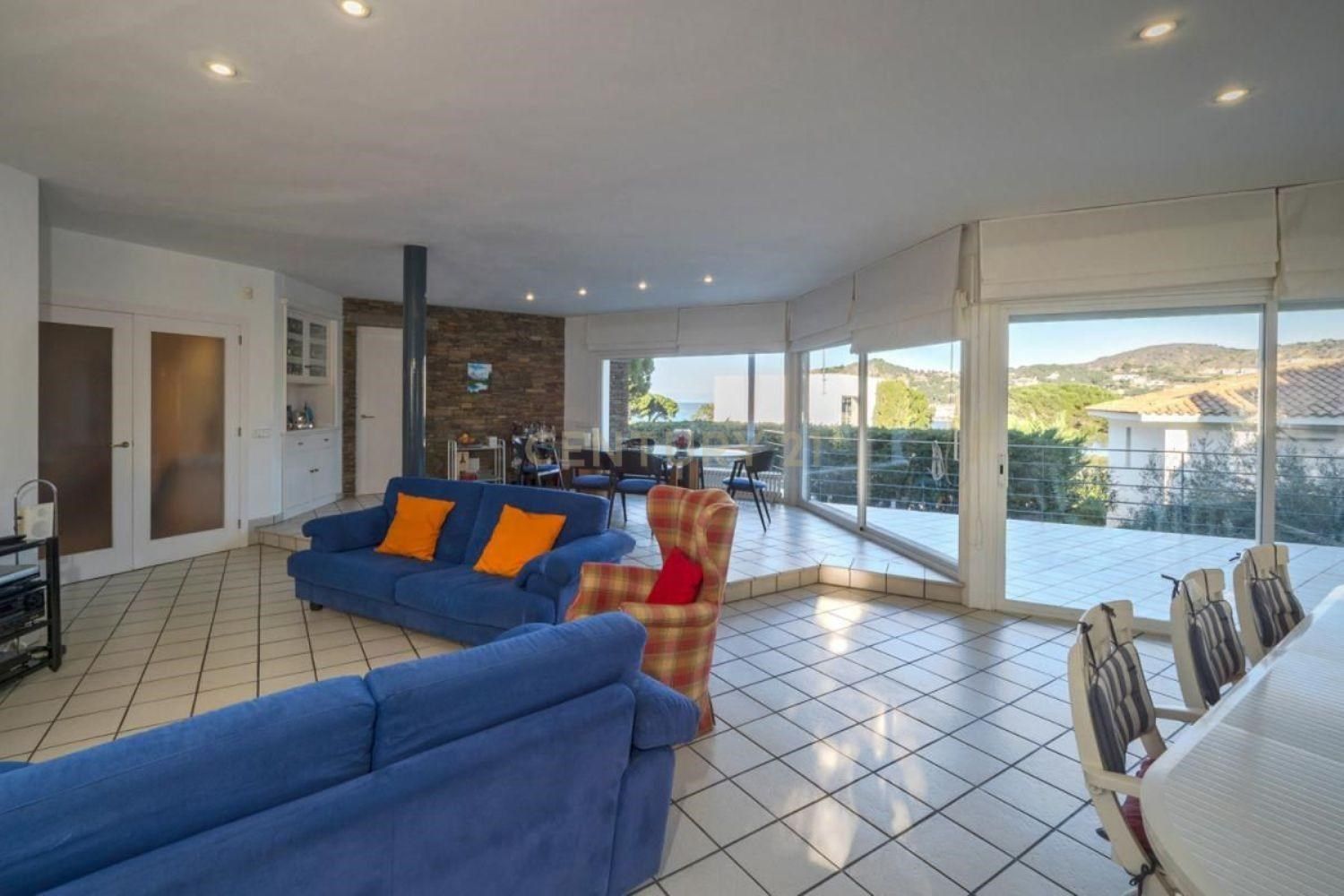 Sala d'estar de Casa o xalet en venda en El Port de la Selva amb Aire condicionat i Terrassa