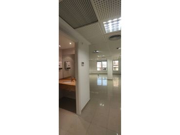 Local comercial de lloguer a Congost - Santa Caterina