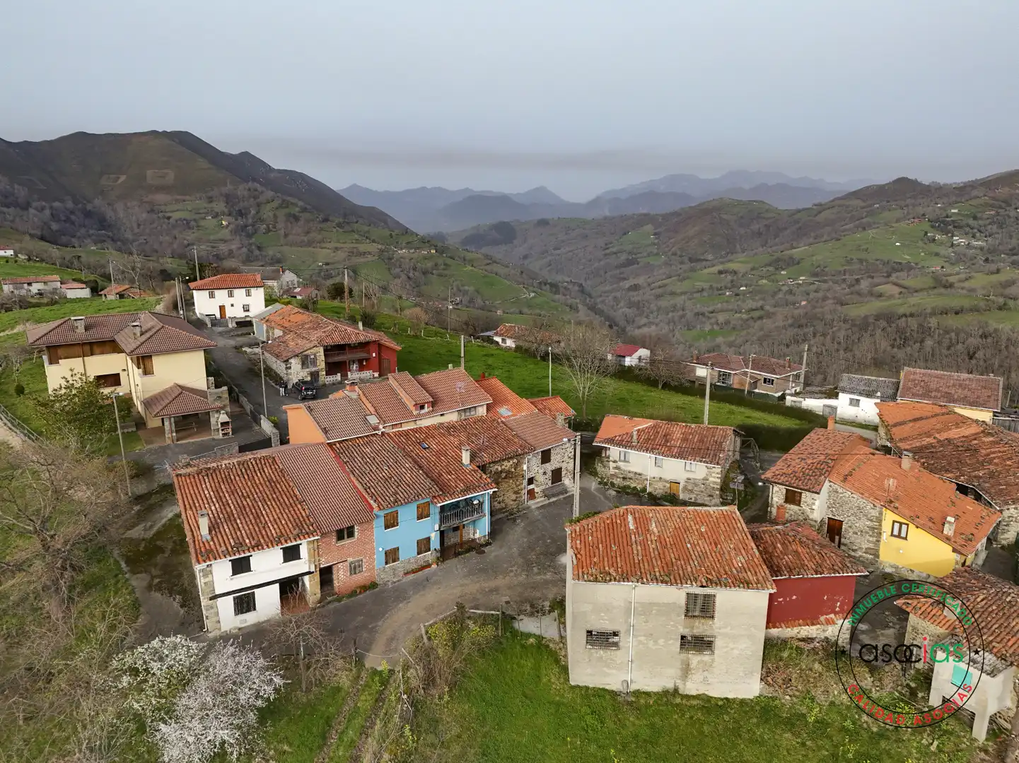 Vista exterior de Casa o chalet en venta en Parres con Calefacción y Terraza