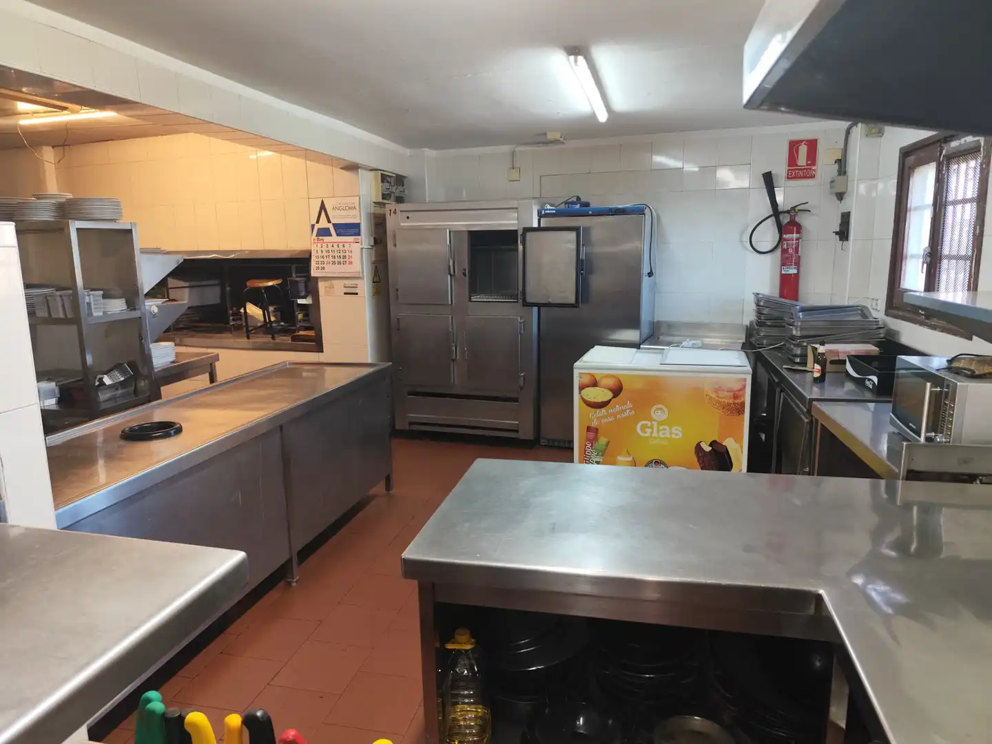 Cuina de Local de lloguer en Torrefarrera amb Aire condicionat, Calefacció i Terrassa