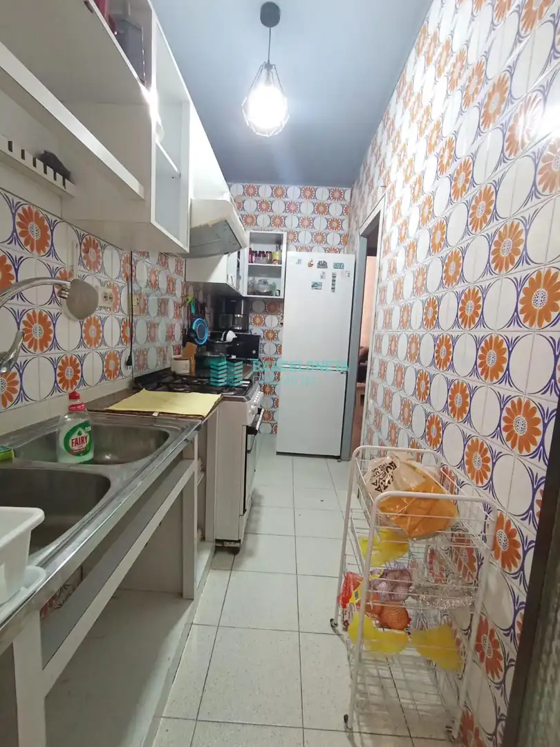 Cocina de Piso en venta en Barcelona con Calefacción, Terraza y Alarma