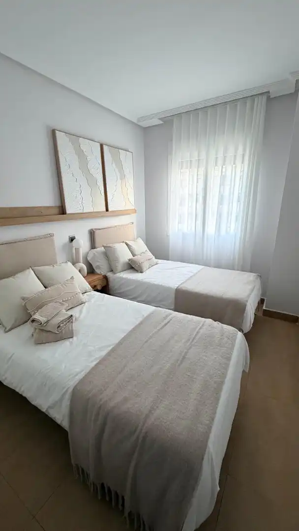 Habitación de Apartamento en venta en Los Alcázares con Aire acondicionado, Calefacción y Trastero