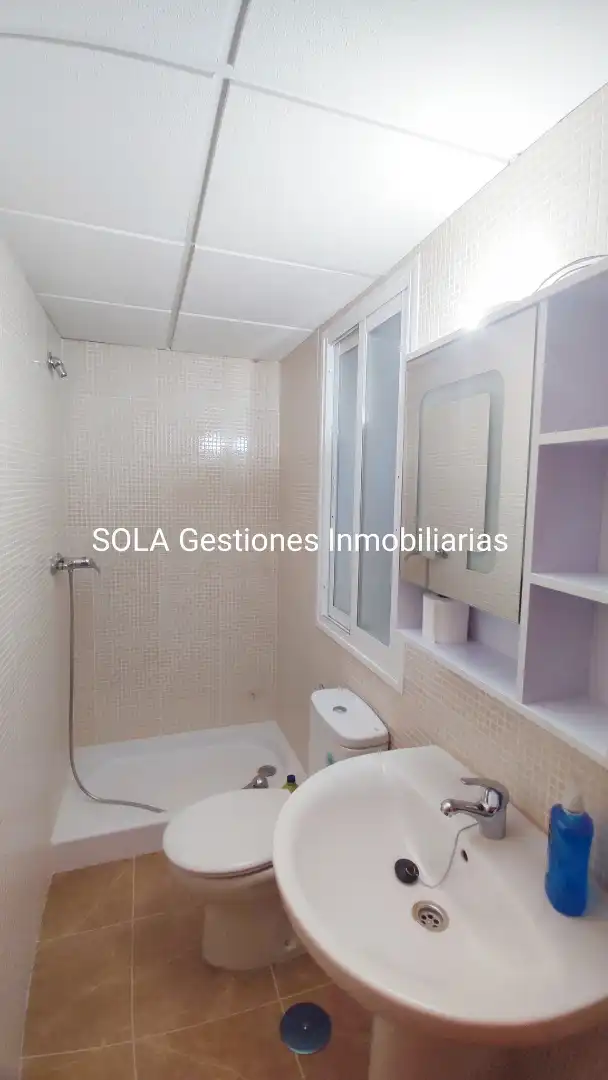 Bany de Oficina en venda en Torreperogil amb Moblat