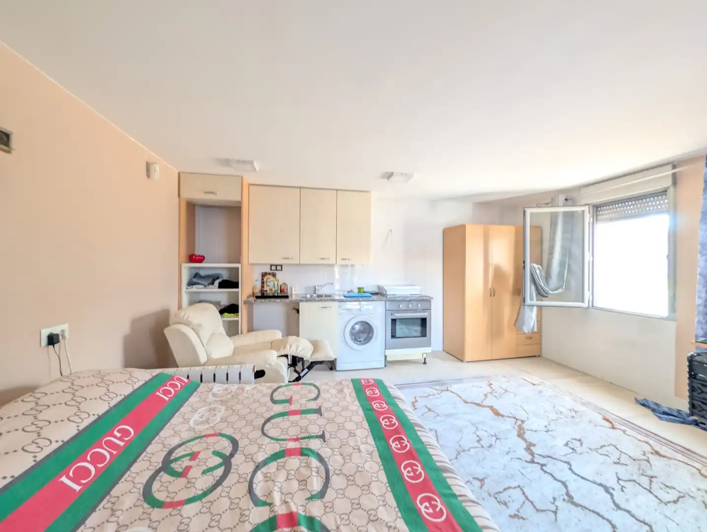 Dormitori de Casa o xalet en venda en Zaragoza amb Aire condicionat, Terrassa i Moblat
