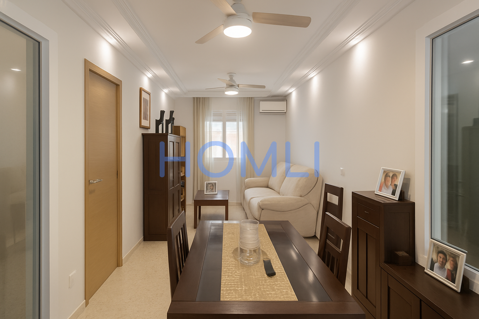 Sala d'estar de Casa adosada en venda en Chiclana de la Frontera amb Aire condicionat i Traster