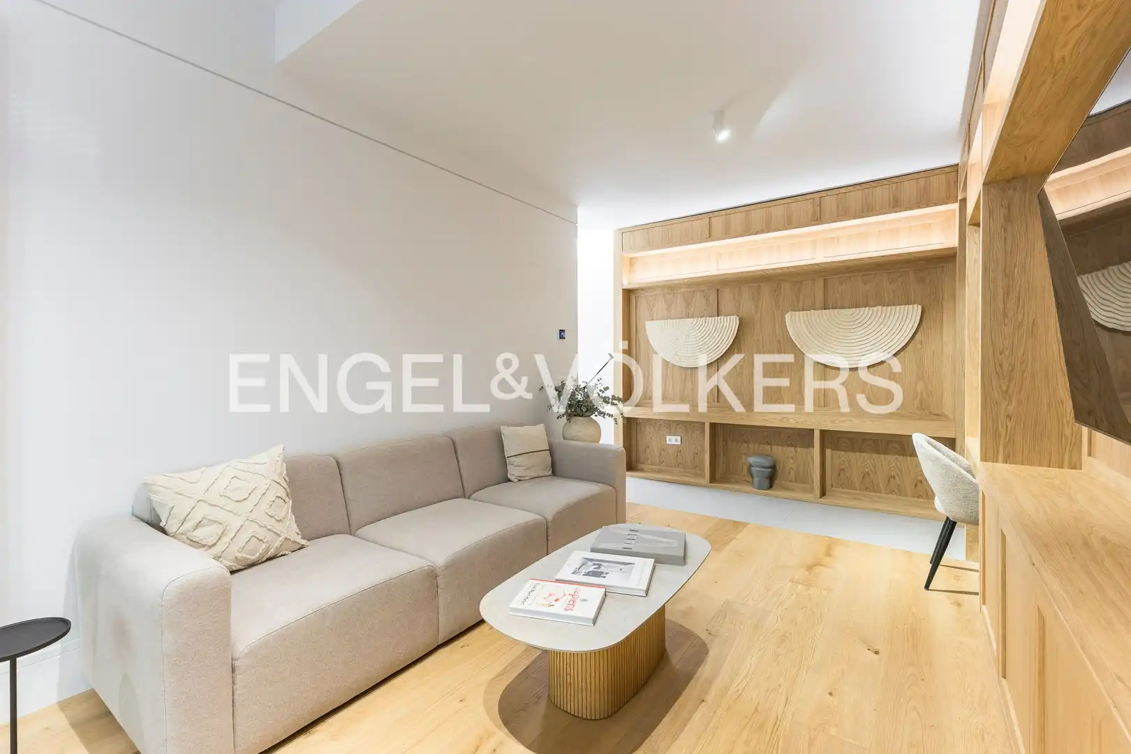 Sala d'estar de Dúplex en venda en Madrid amb Aire condicionat, Calefacció i Jardí privat