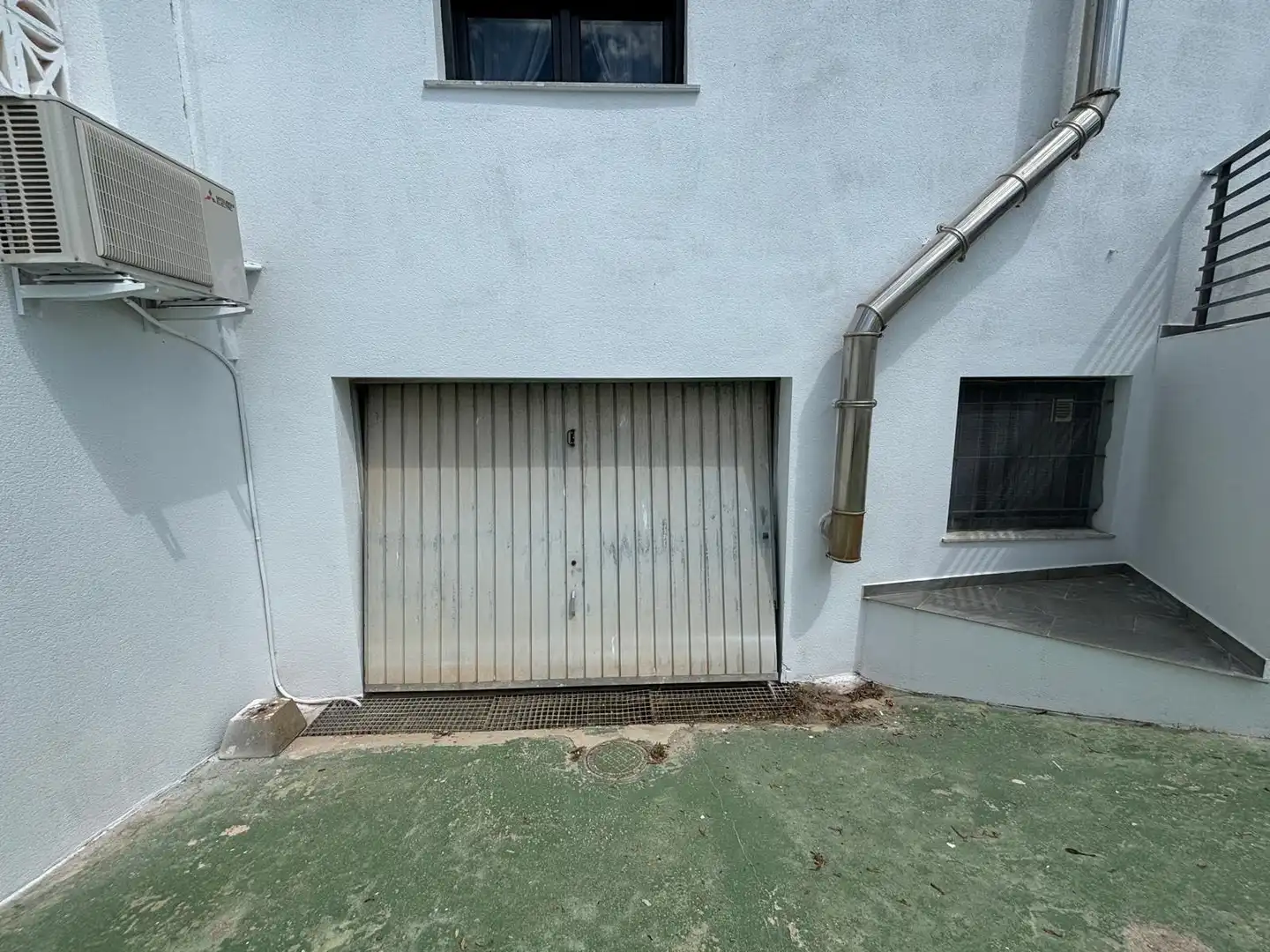 Aparcament de Casa o xalet en venda en Torrevieja amb Aire condicionat, Calefacció i Jardí privat