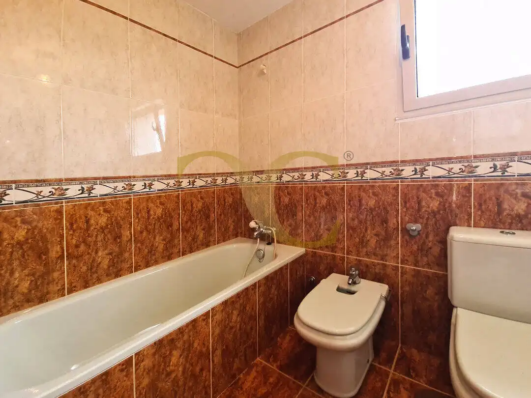 Bany de Casa o xalet en venda en Villaviciosa amb Calefacció, Jardí privat i Terrassa