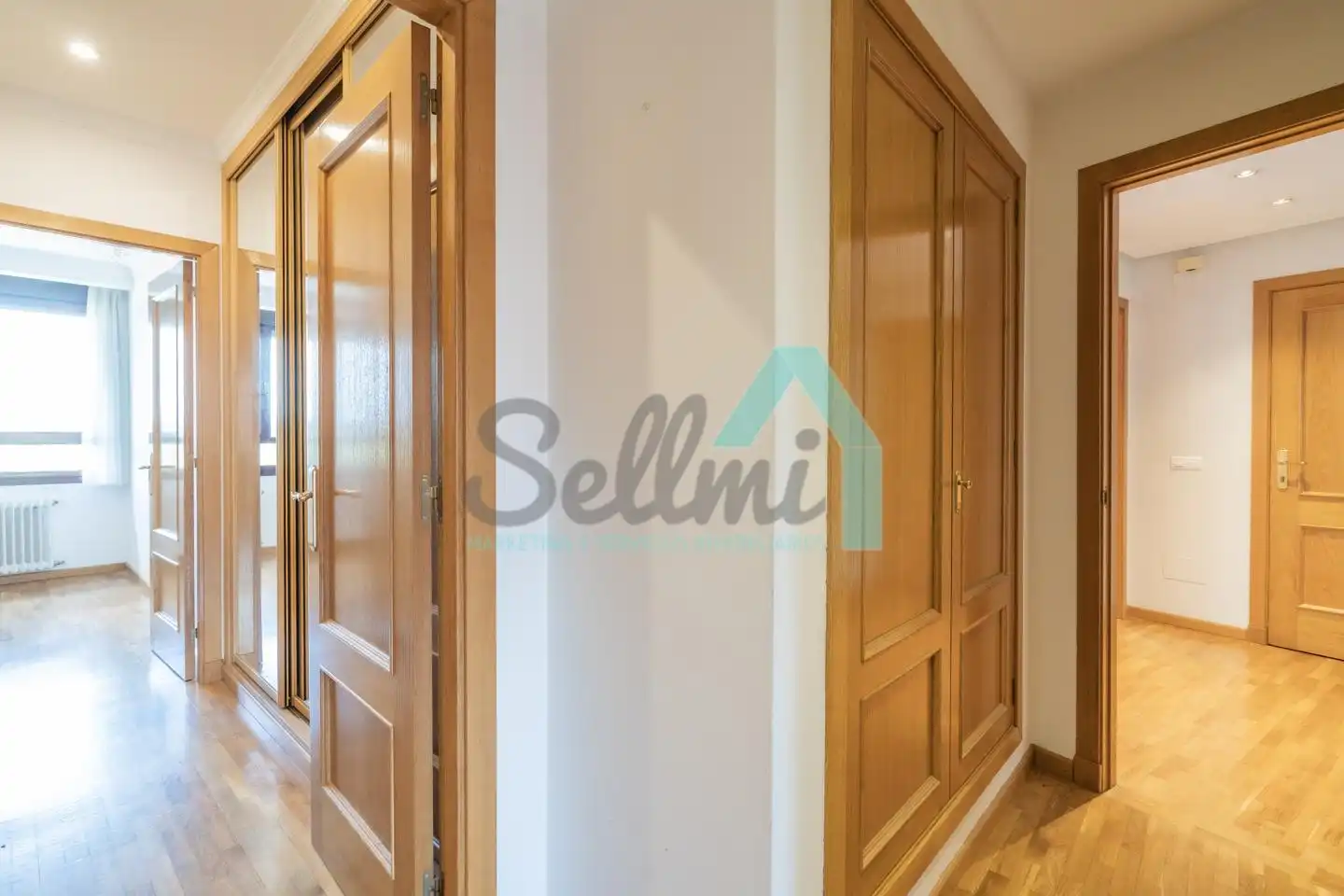 Piso de alquiler en Oviedo  con Calefacción, Parquet y Terraza