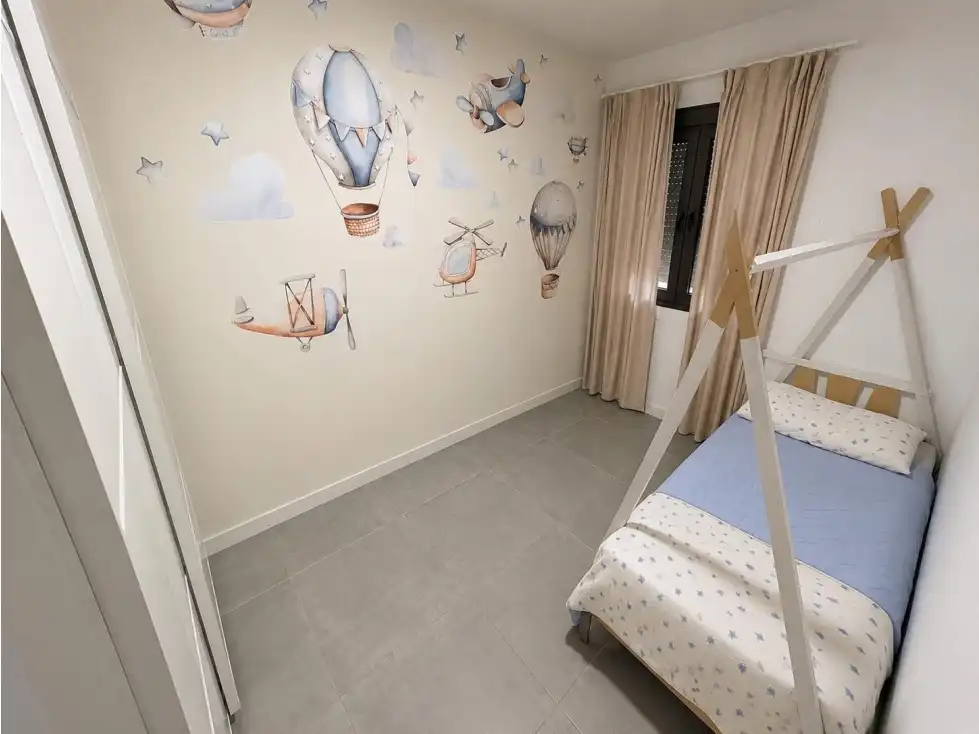 Habitación de Apartamento en venta en San Cristóbal de la Laguna con Terraza y Amueblado