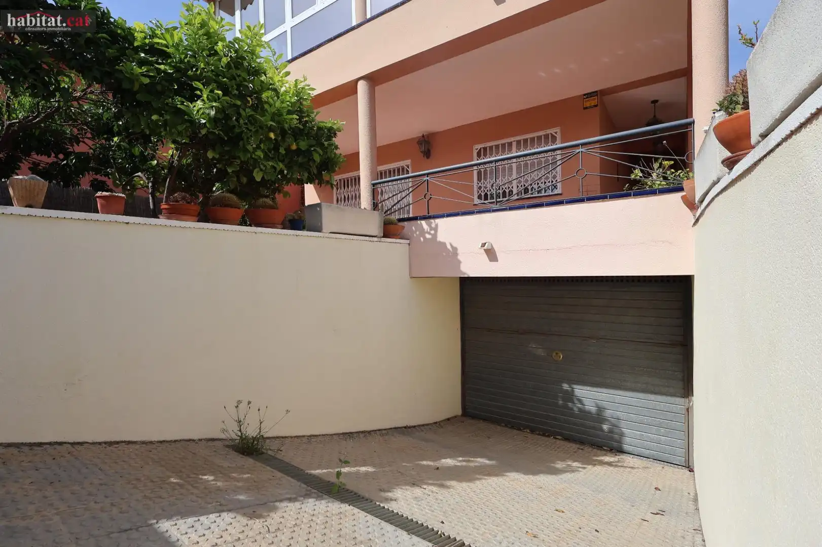 Vista exterior de Casa o chalet en venta en Vilanova i la Geltrú con Calefacción