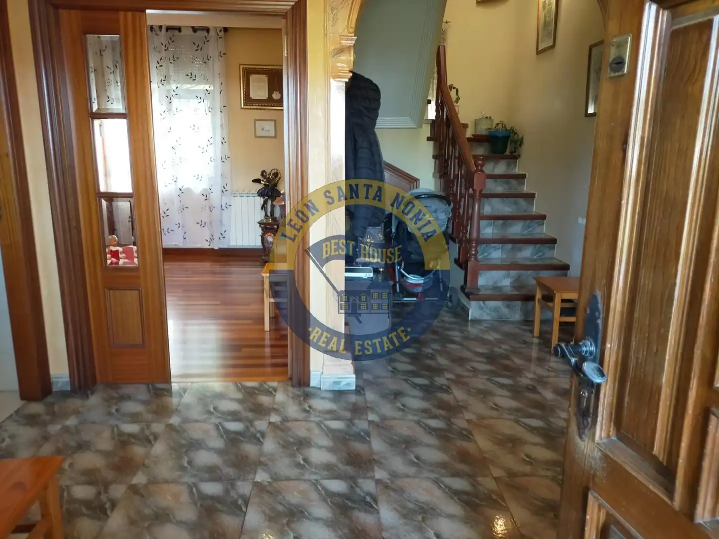 Casa o xalet en venda en León Capital  amb Calefacció