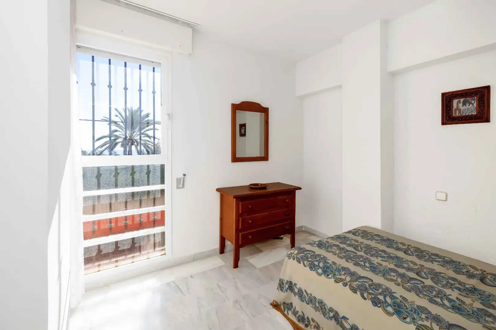 Habitación de Dúplex en venta en Marbella con Terraza, Alarma y Piscina comunitaria