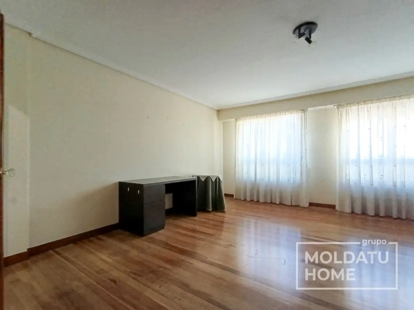 Sala d'estar de Pis en venda en Irun  amb Calefacció, Terrassa i Traster
