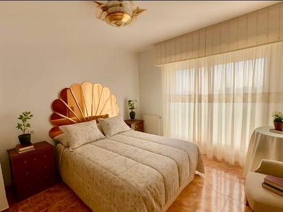 Dormitori de Casa adosada en venda en Daganzo de Arriba amb Aire condicionat, Calefacció i Jardí privat