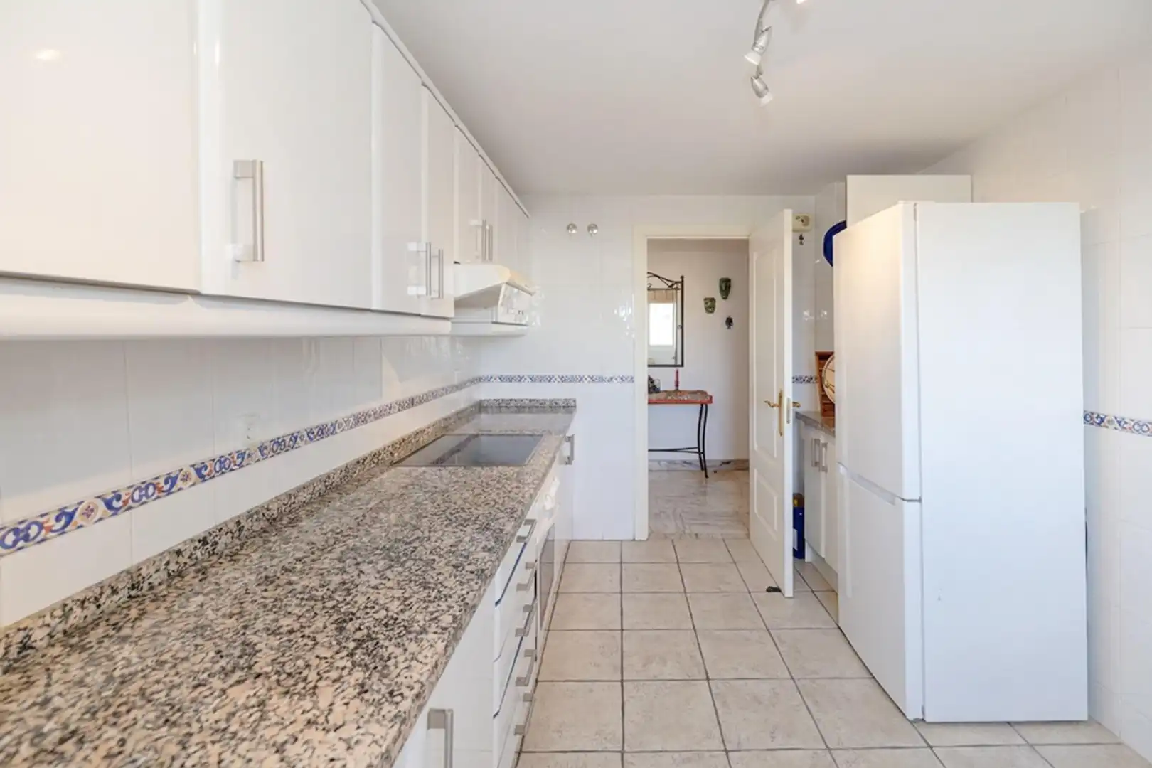 Kitchen of Flat for sale in Mijas  with Air Conditioner, Terrace and Storage room